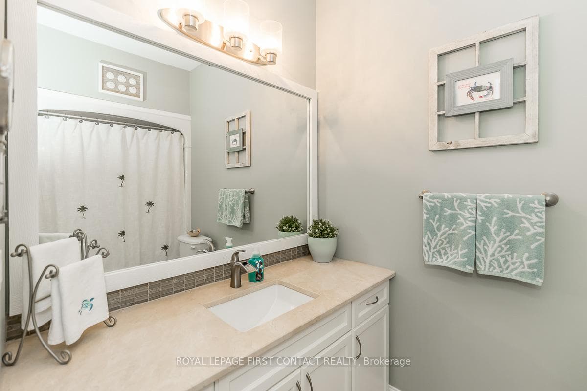 4 Pc Bathroom Main Floor