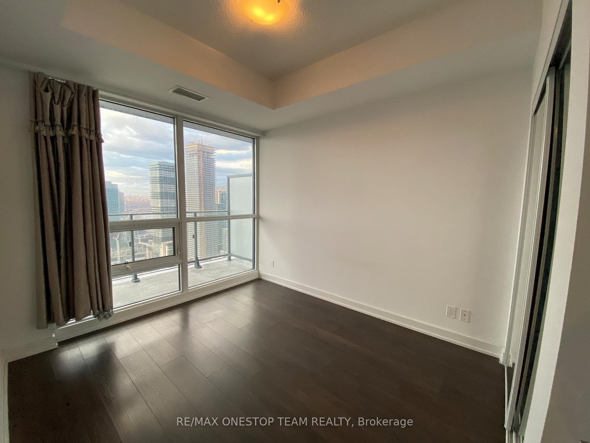 2220 Lake Shore Boulevard Unit 3806 photo 5