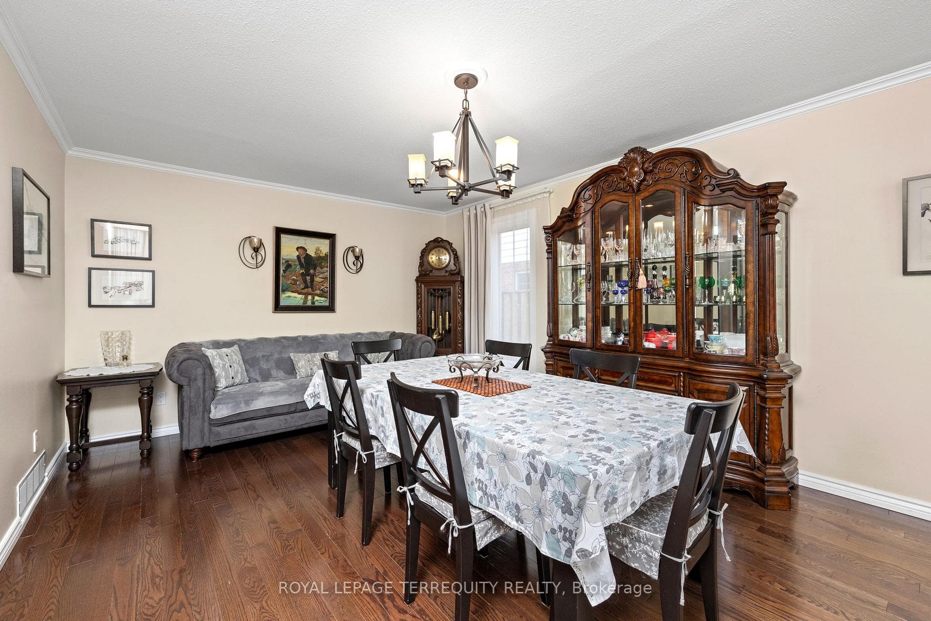 1853 Briarcrook Crescent photo 6