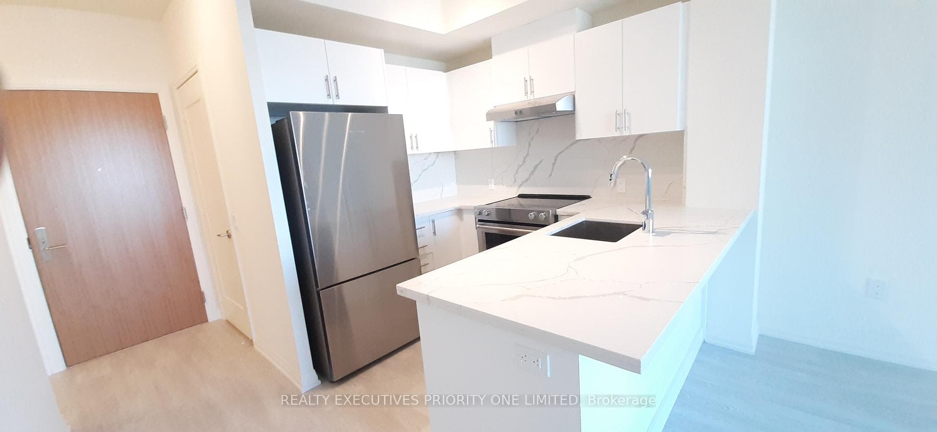 8960 Jane Street Unit 316 photo 3