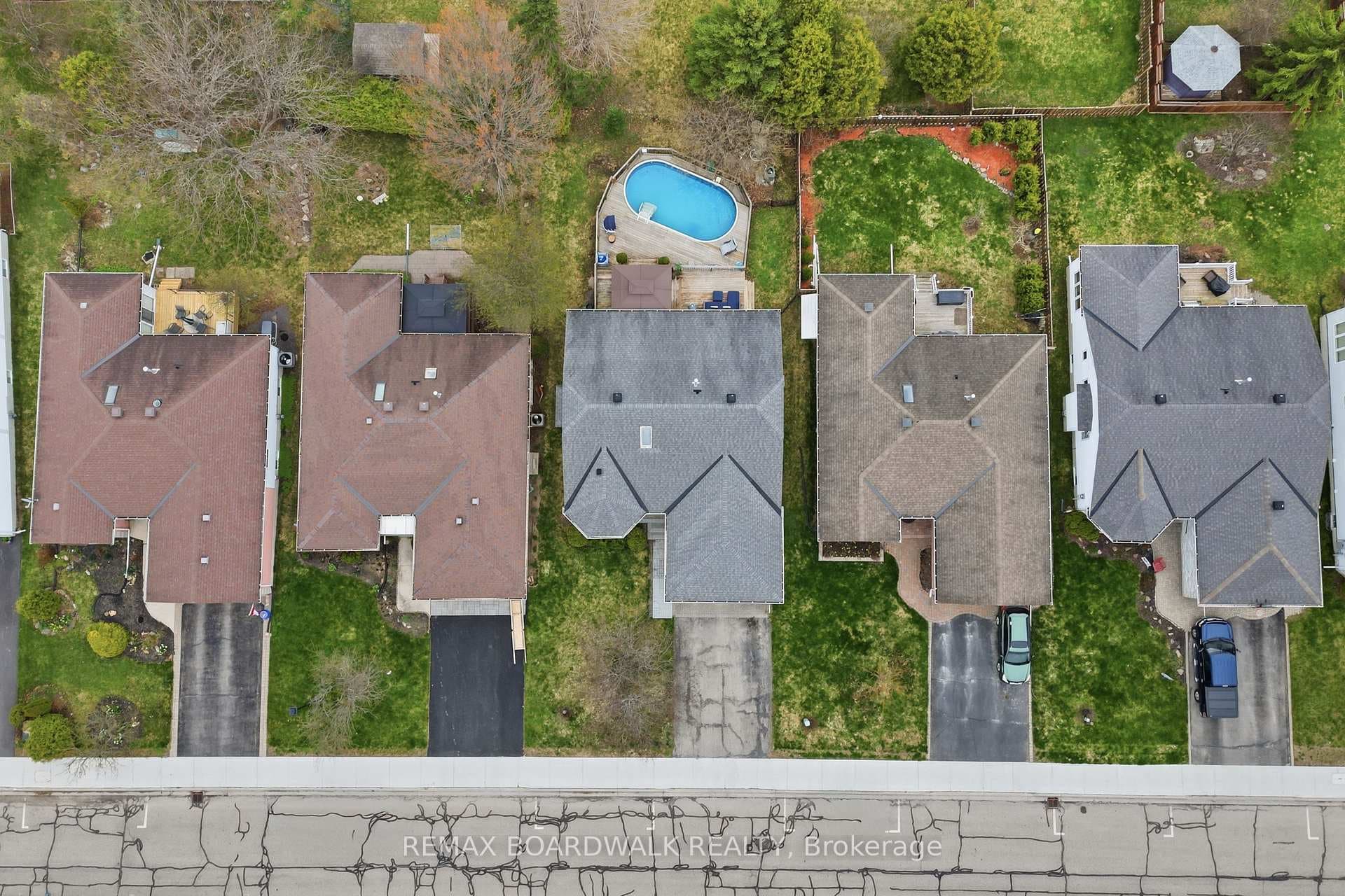 33 Treelawn Boulevard photo 45