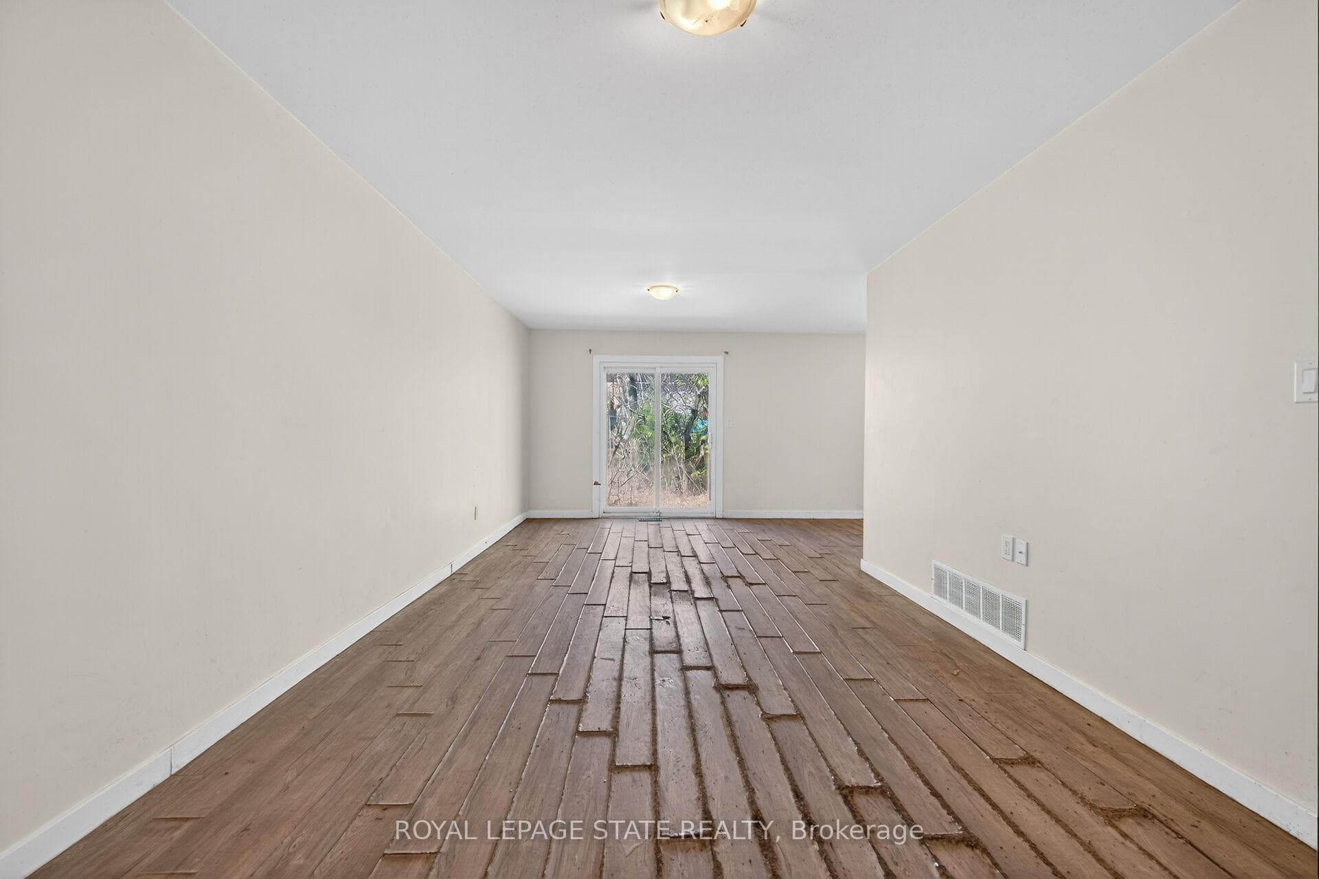 2599 Lundene Road photo 17