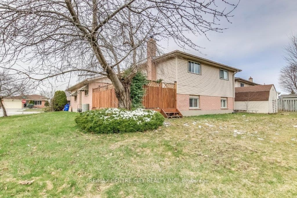 396 Barker Street photo 22