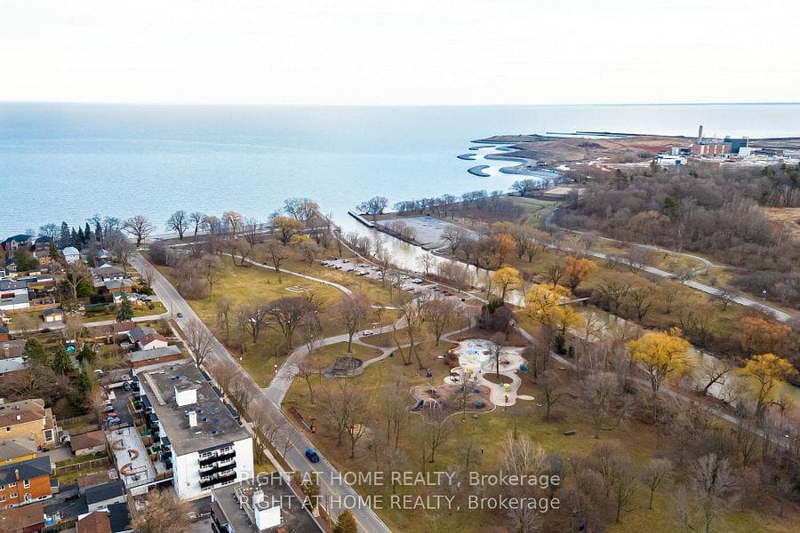 3865 Lake Shore Boulevard Unit 307 photo 25