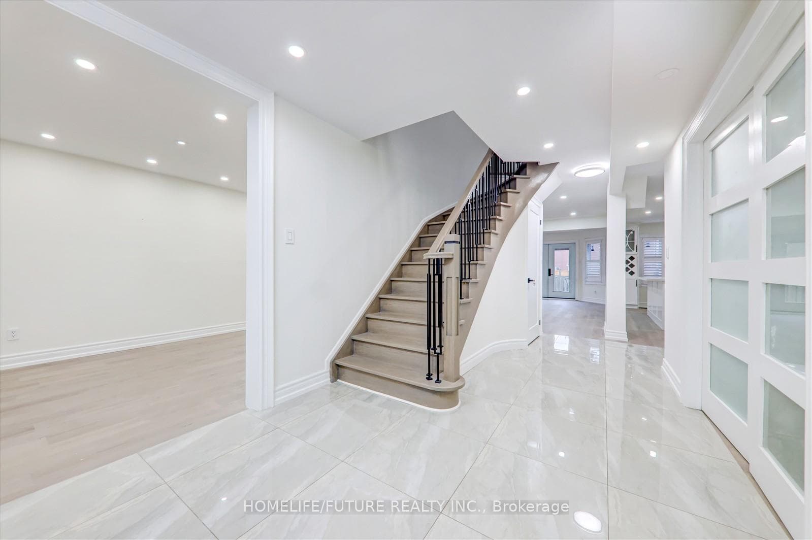 56 Fencerow Drive photo 8