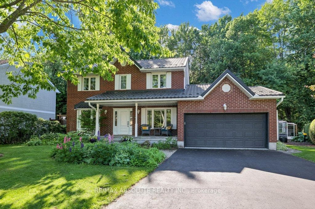 156 Tweed Crescent photo 4