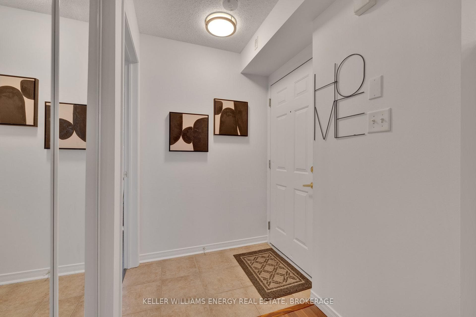 6 Petra Way Unit 1 photo 2