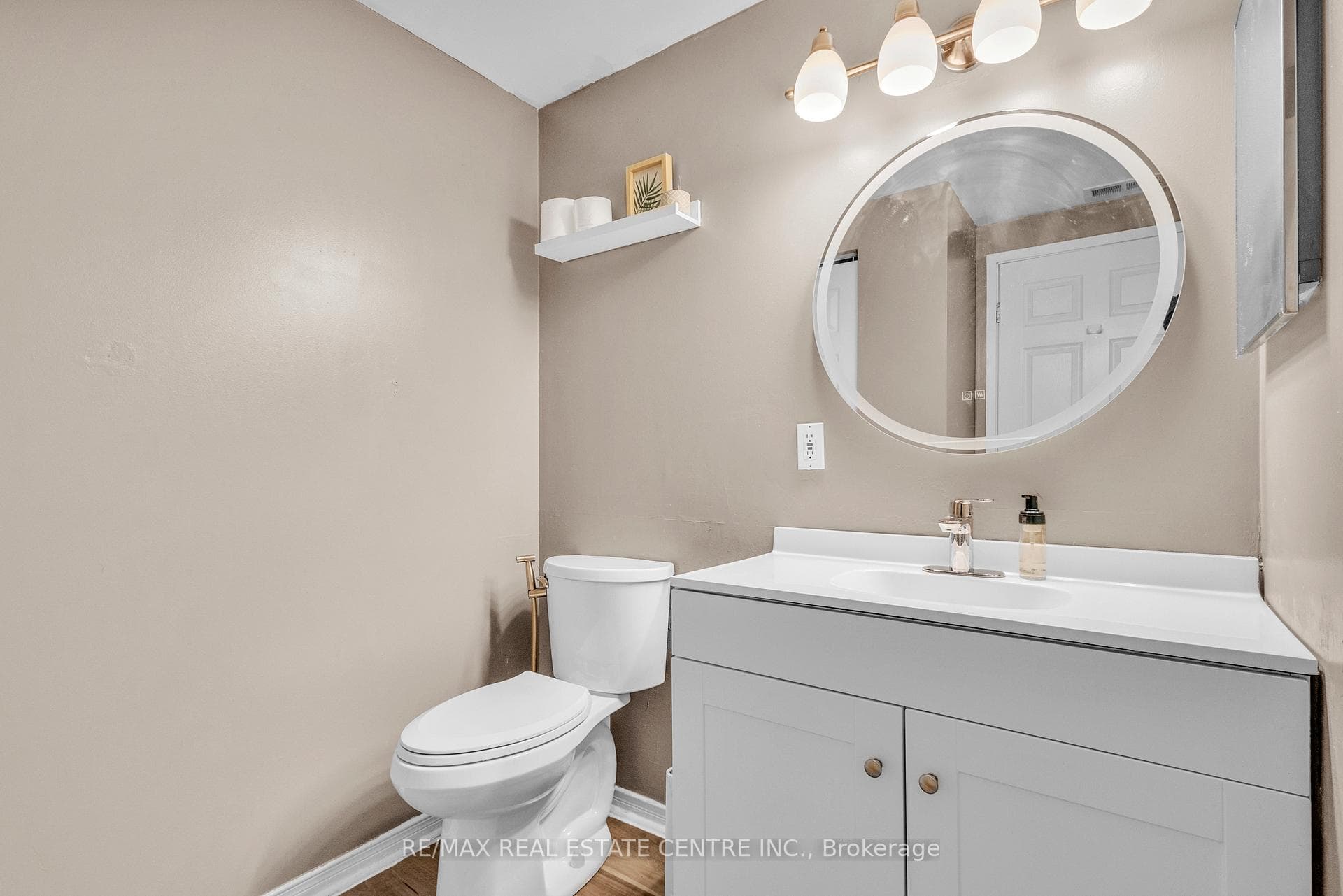 105 BAGOT Street Unit 202 photo 19