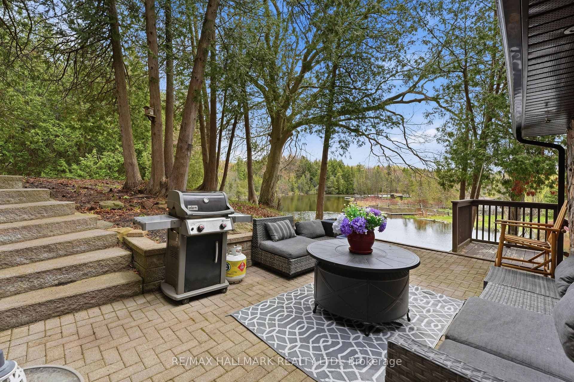 104 Riverbank Drive photo 40