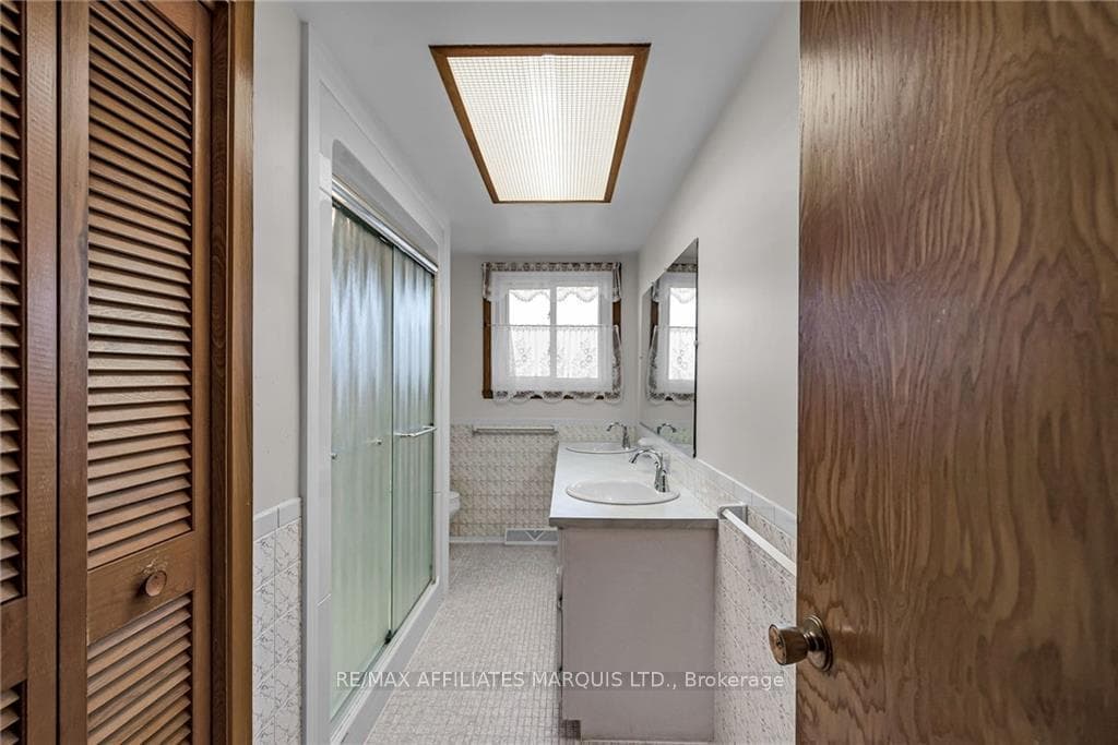 322 JARVIS Street photo 13