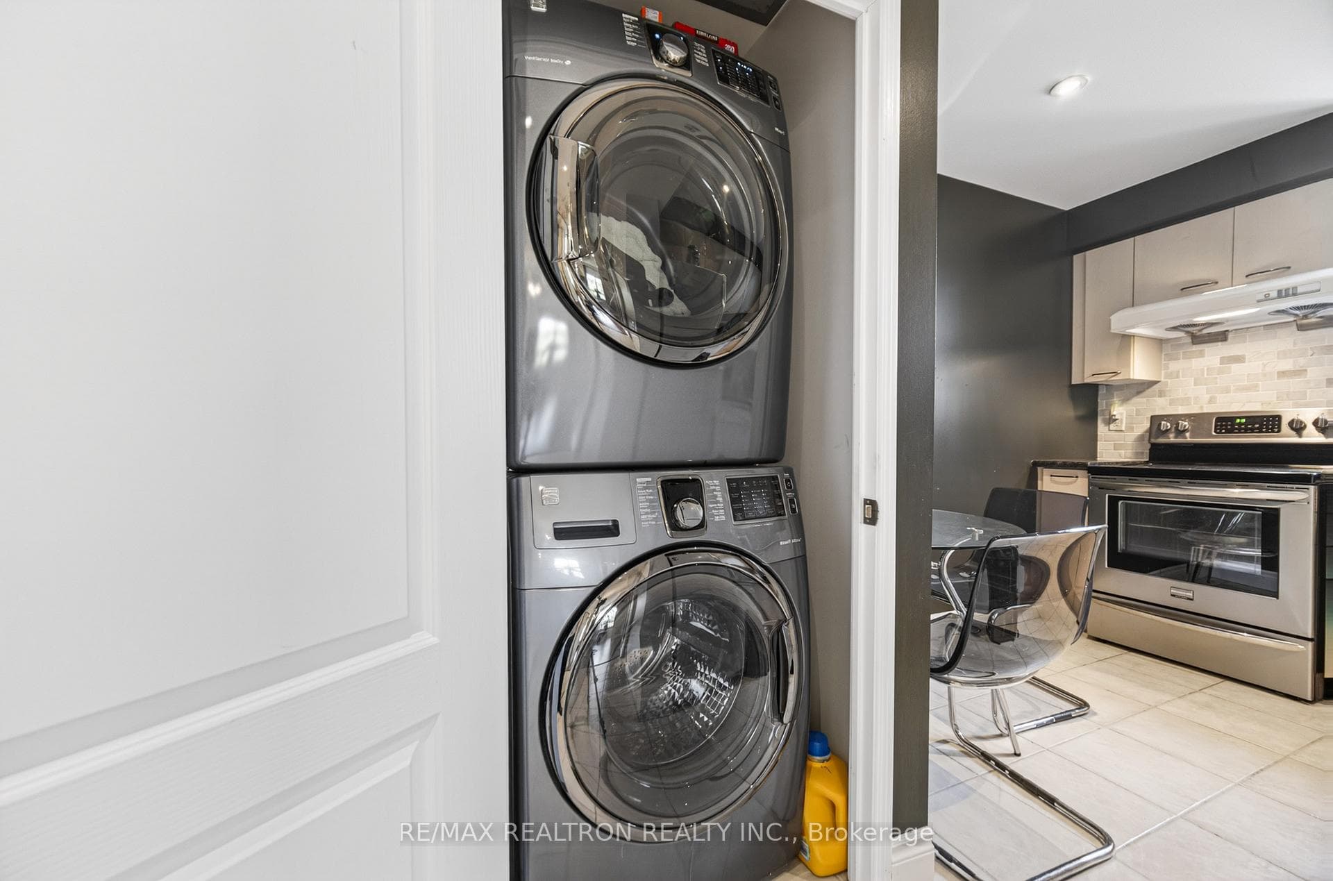 1 Clairtrell Road Unit 205 photo 35
