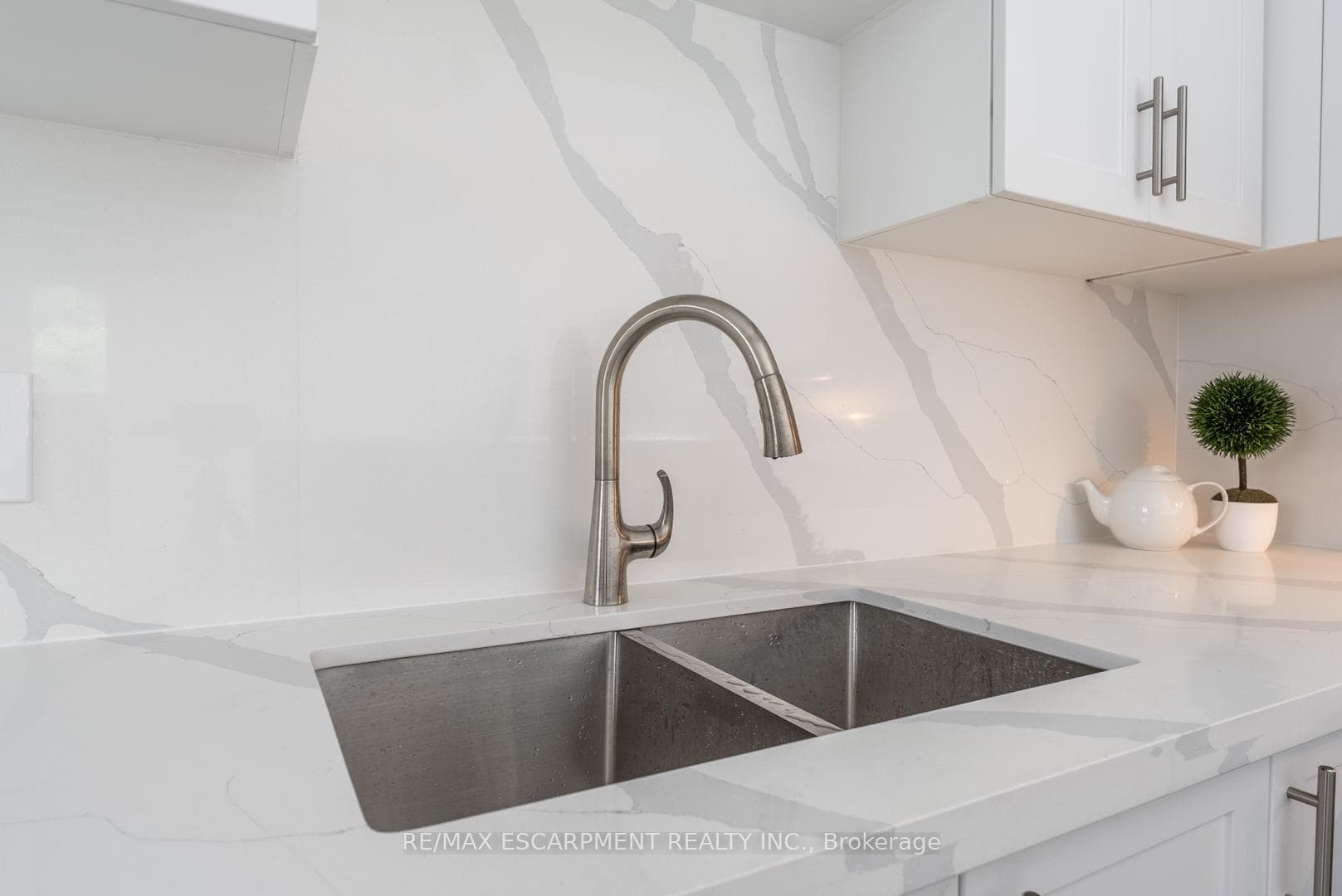 39 Glendale Avenue photo 9