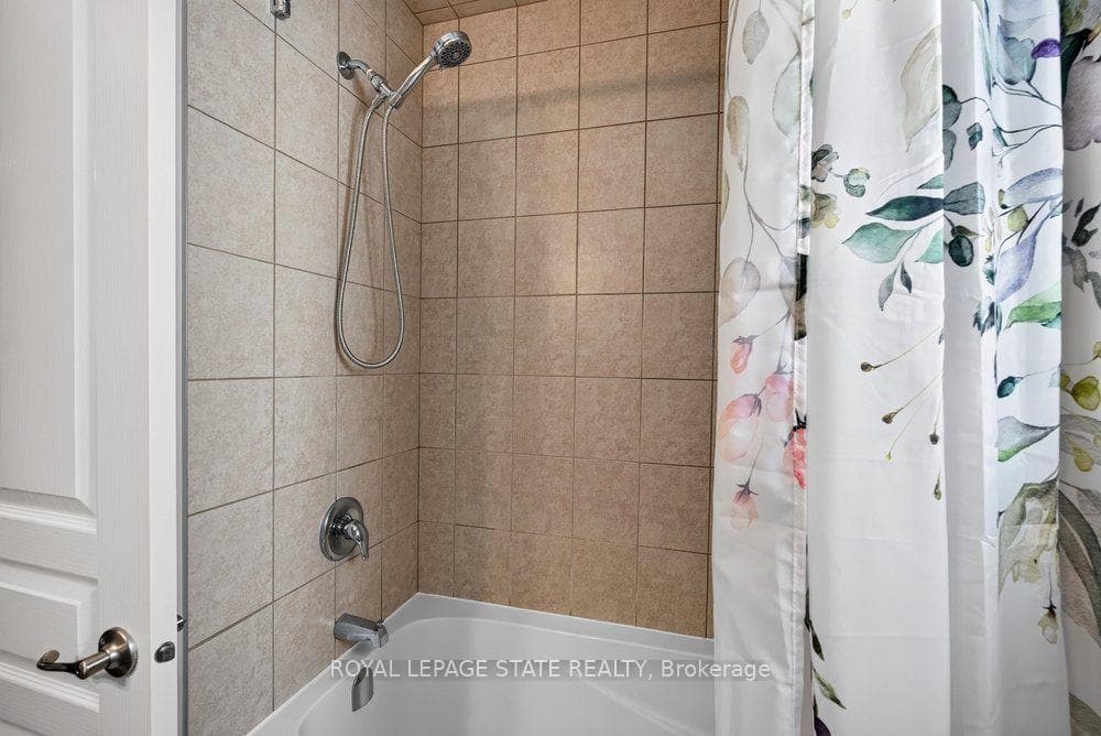 273 Festival Way photo 29