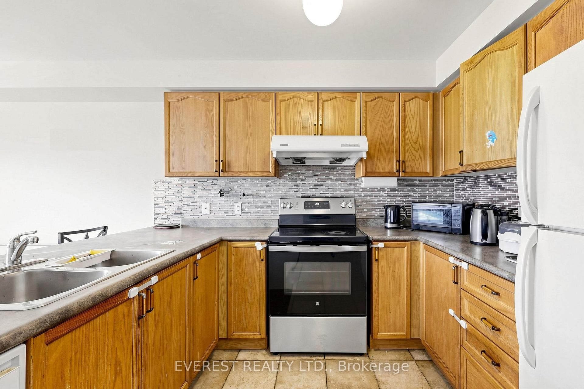 121 Jenkinson Way photo 10