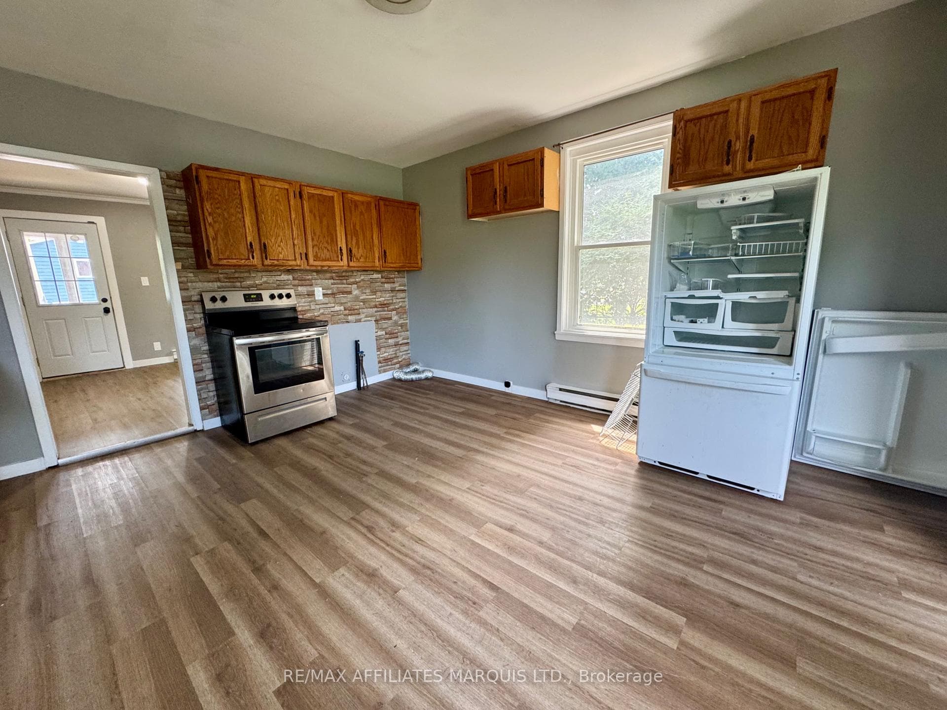 321 Water Street photo 5