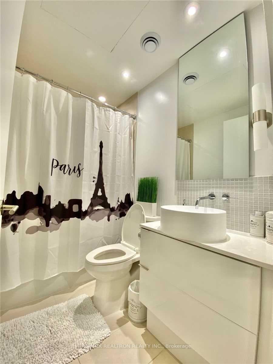 185 Roehampton Avenue Unit 1403 photo 9