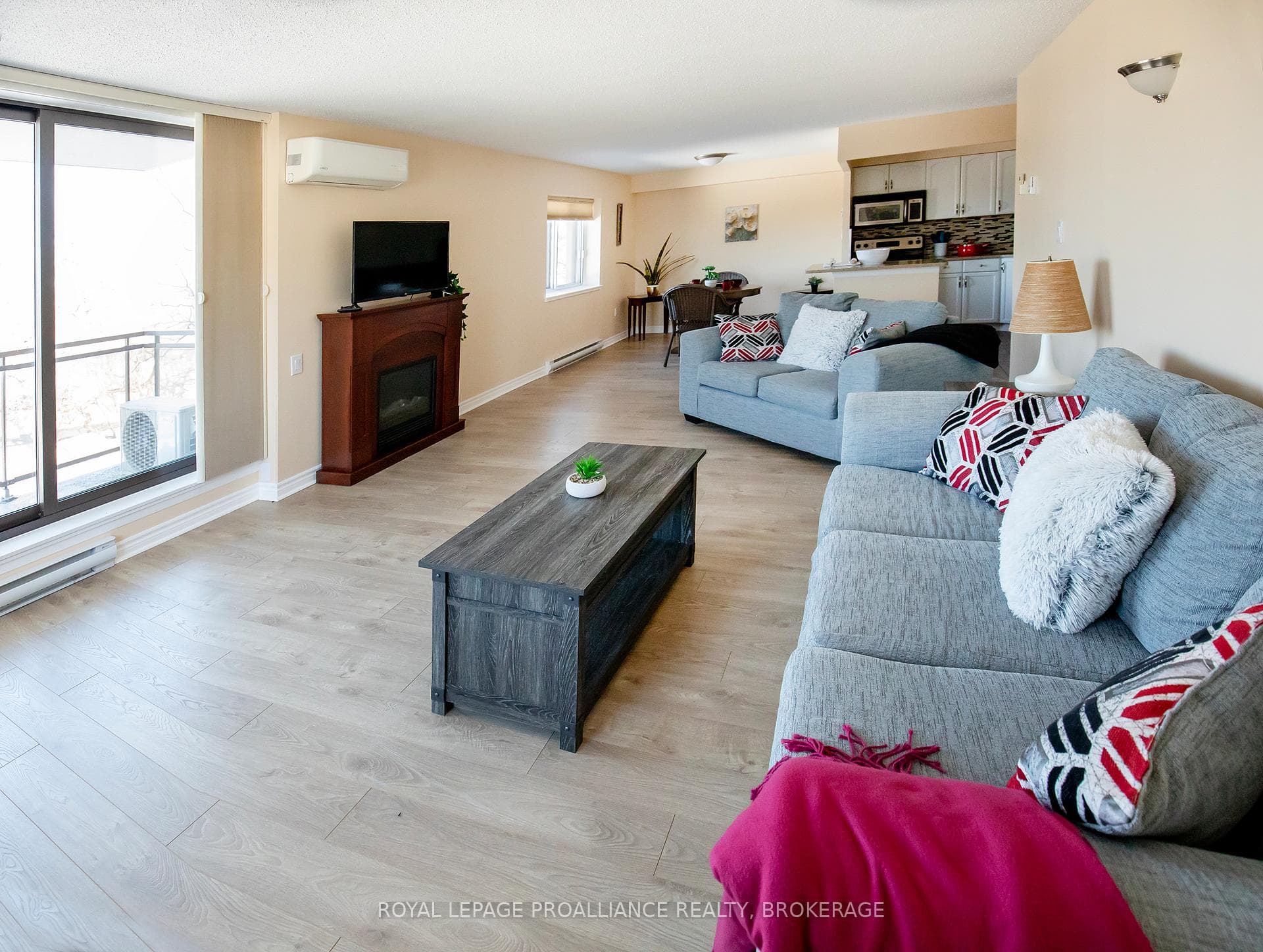 120 Barrett Court Unit 302 photo 8