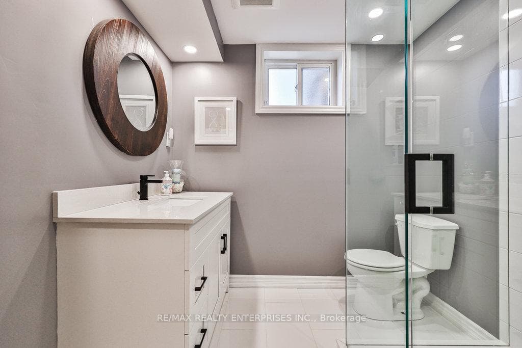 571 Raphael Avenue photo 26
