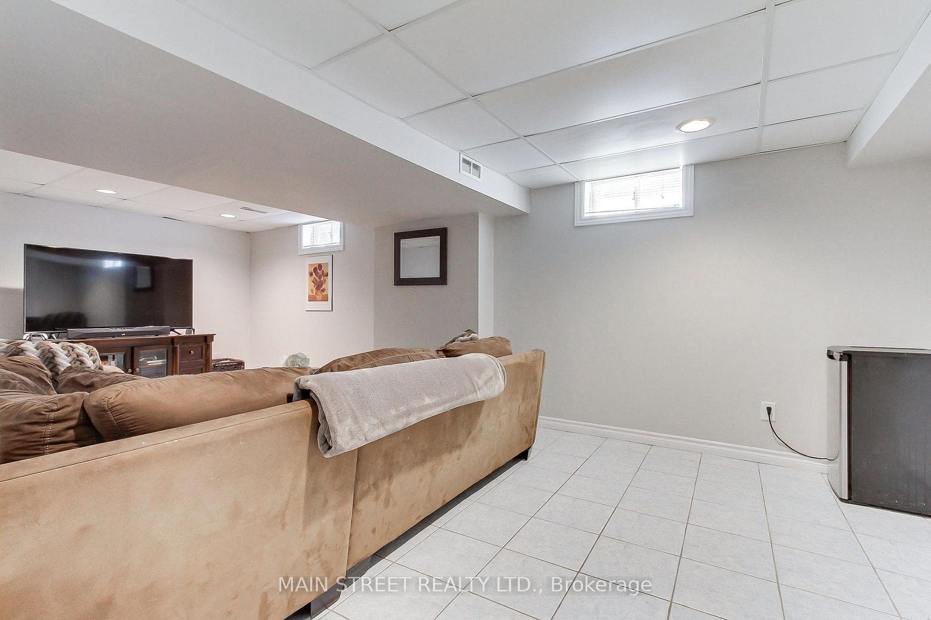 14 Mcgee Crescent photo 33