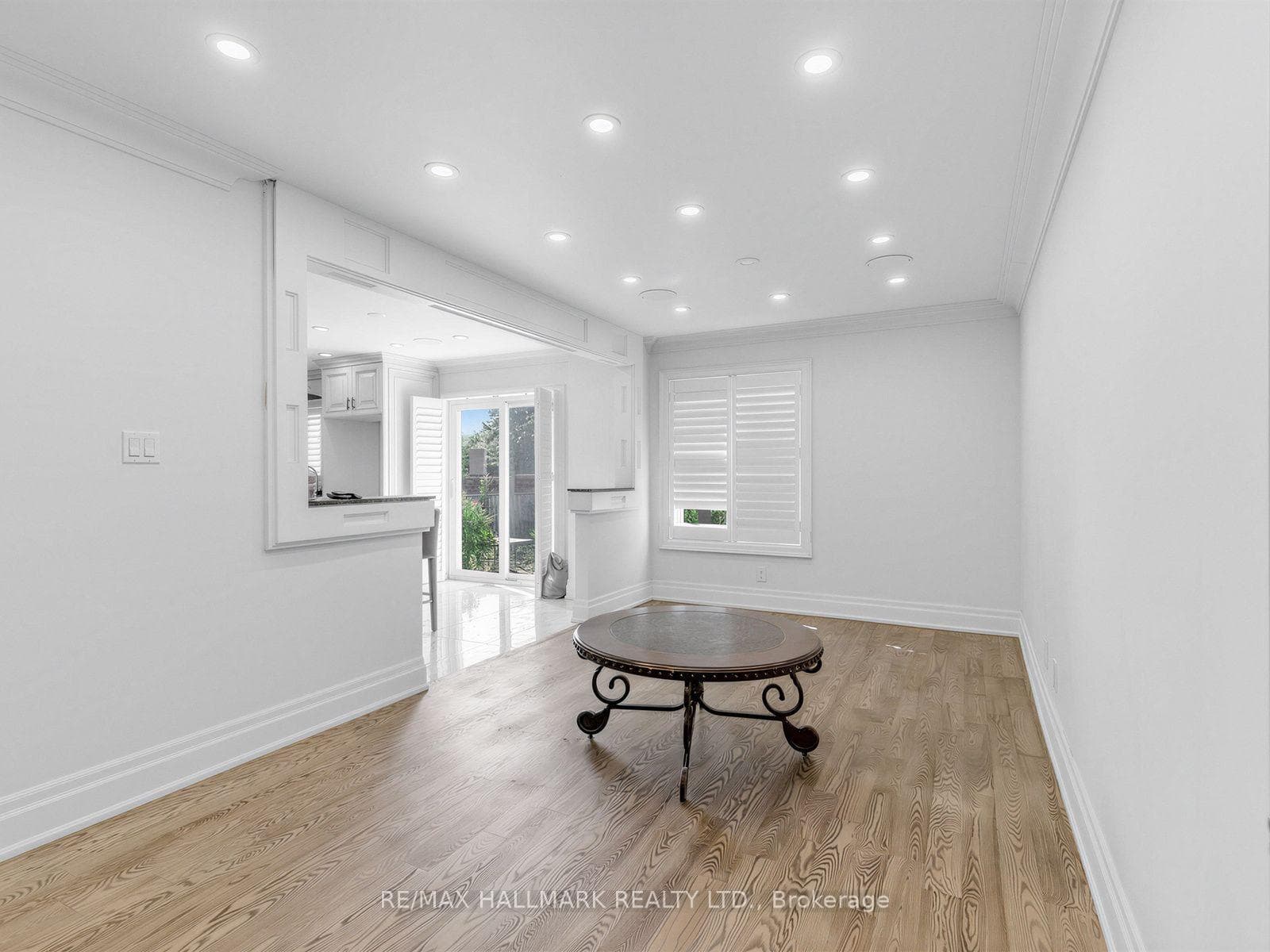 287 Andy Crescent photo 17