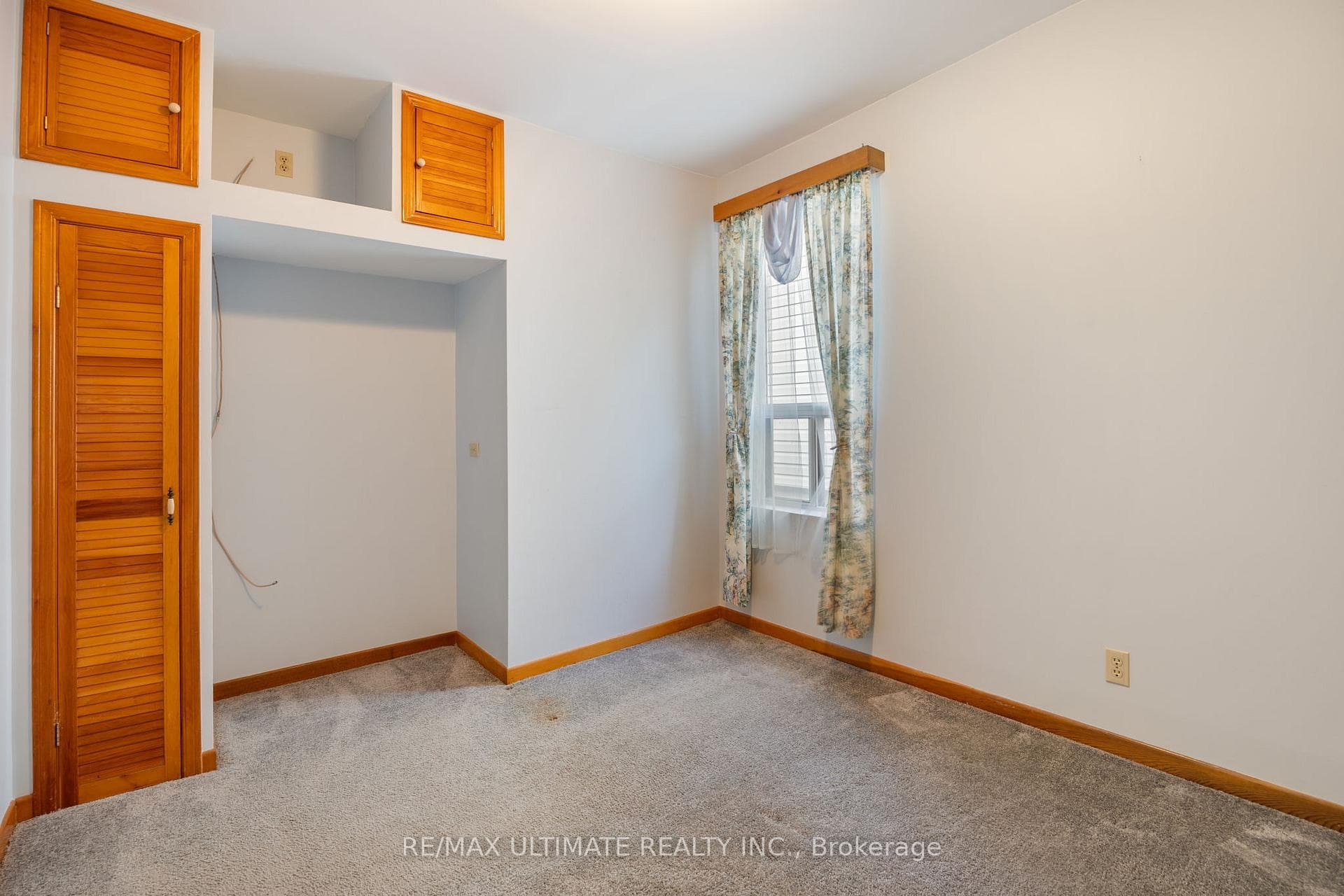 2044 Gerrard Street photo 24