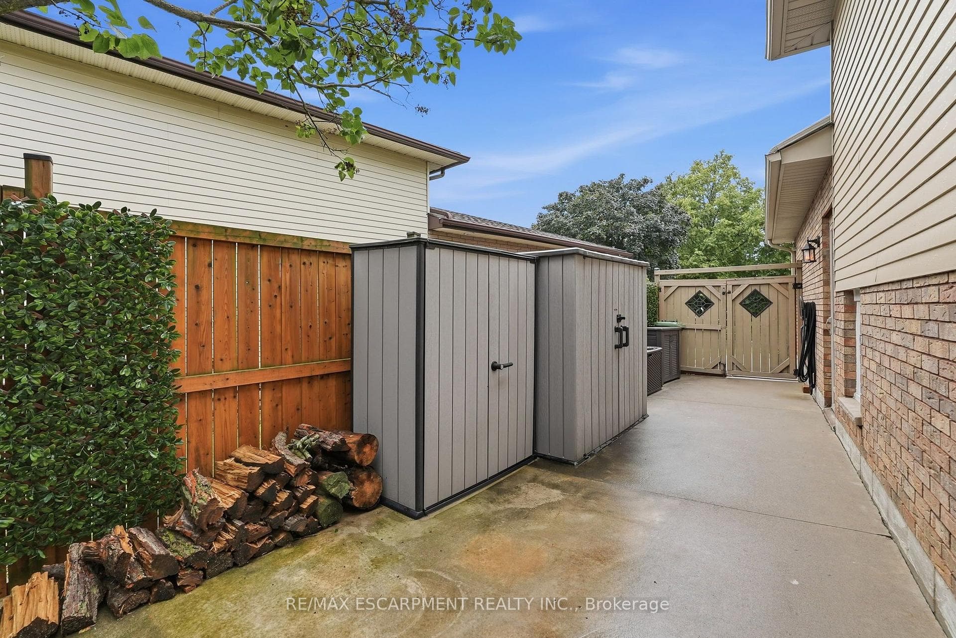 224 ATHENIA Drive photo 50