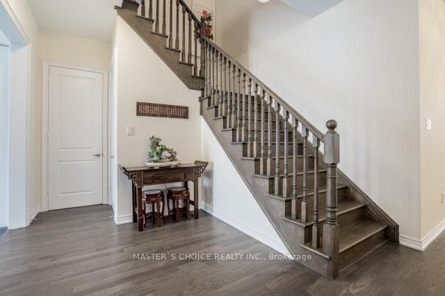 33 Leary Crescent photo 5
