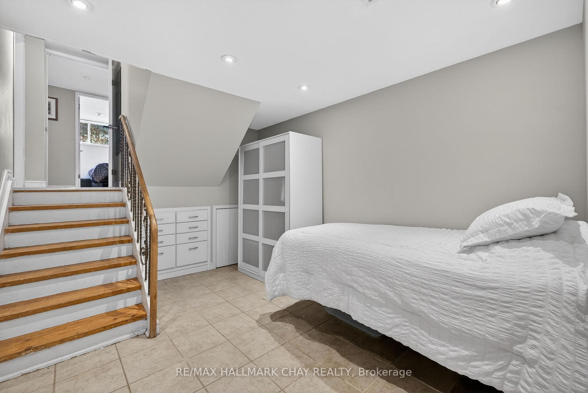 8 Ladywood Drive photo 25