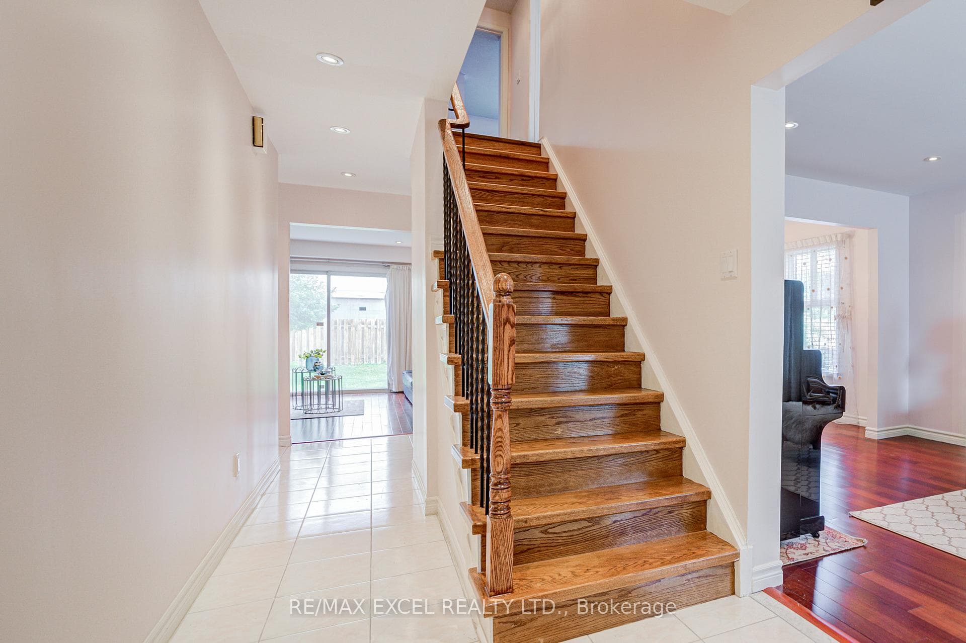 176 Goldhawk Trail photo 6