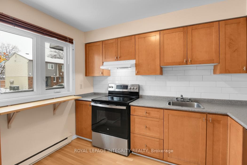 1312 Alness Court photo 9