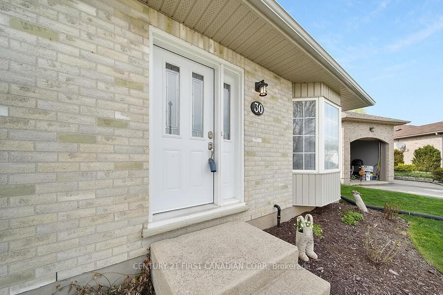 30 Aylesford Court photo 36