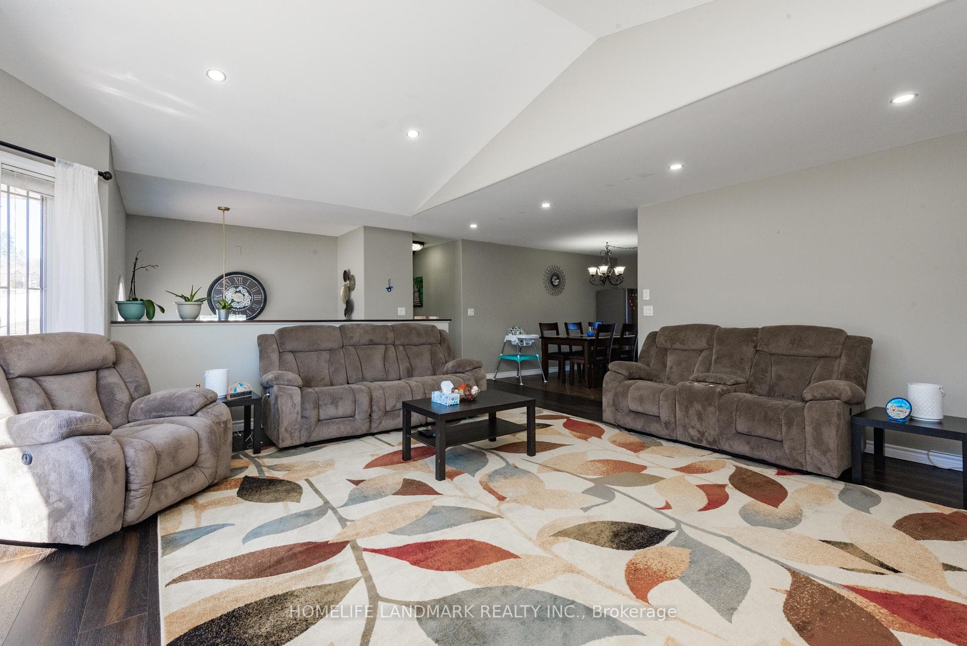 156 Bain Drive photo 4