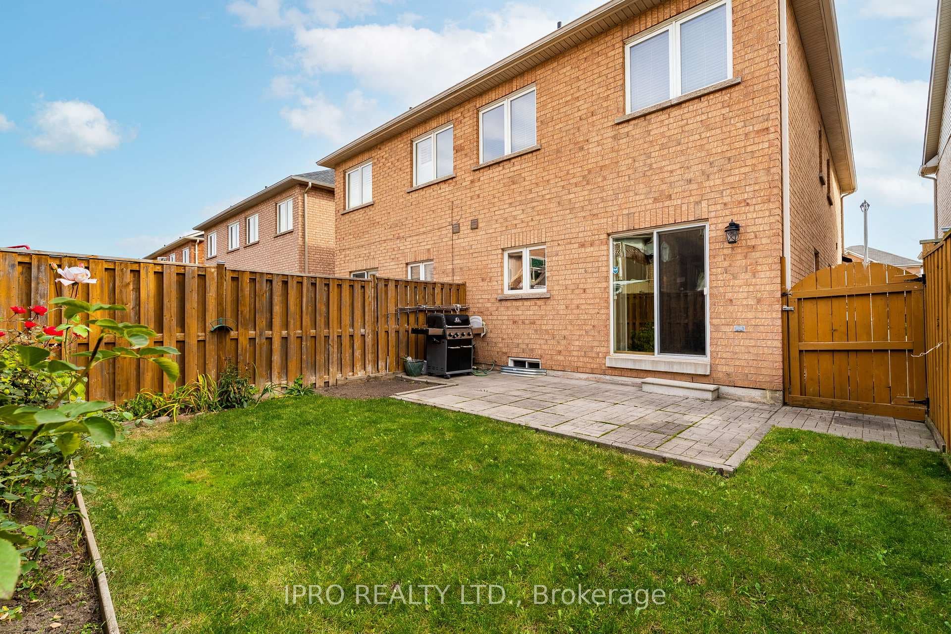 56 Fandango Drive photo 31