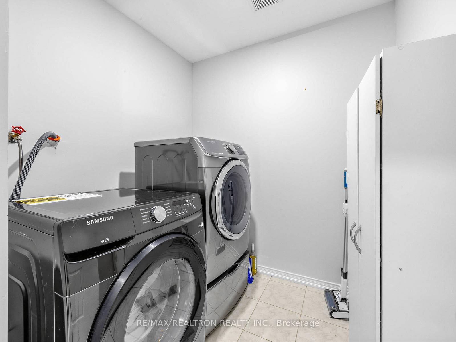 2571 Kentucky Derby Way photo 27
