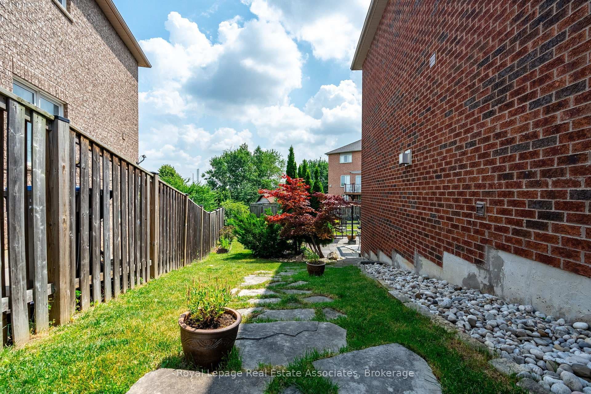 16 Sandyside Crescent photo 38