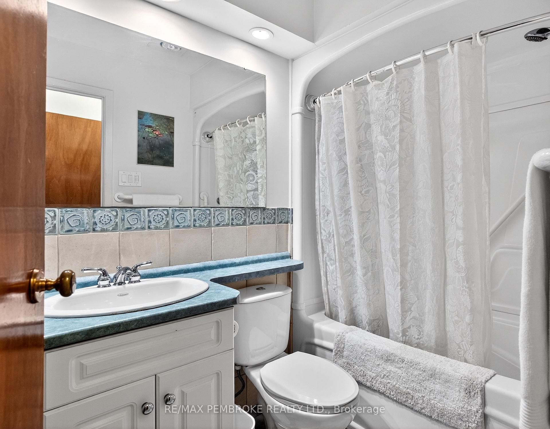 98 Glendale Avenue photo 34