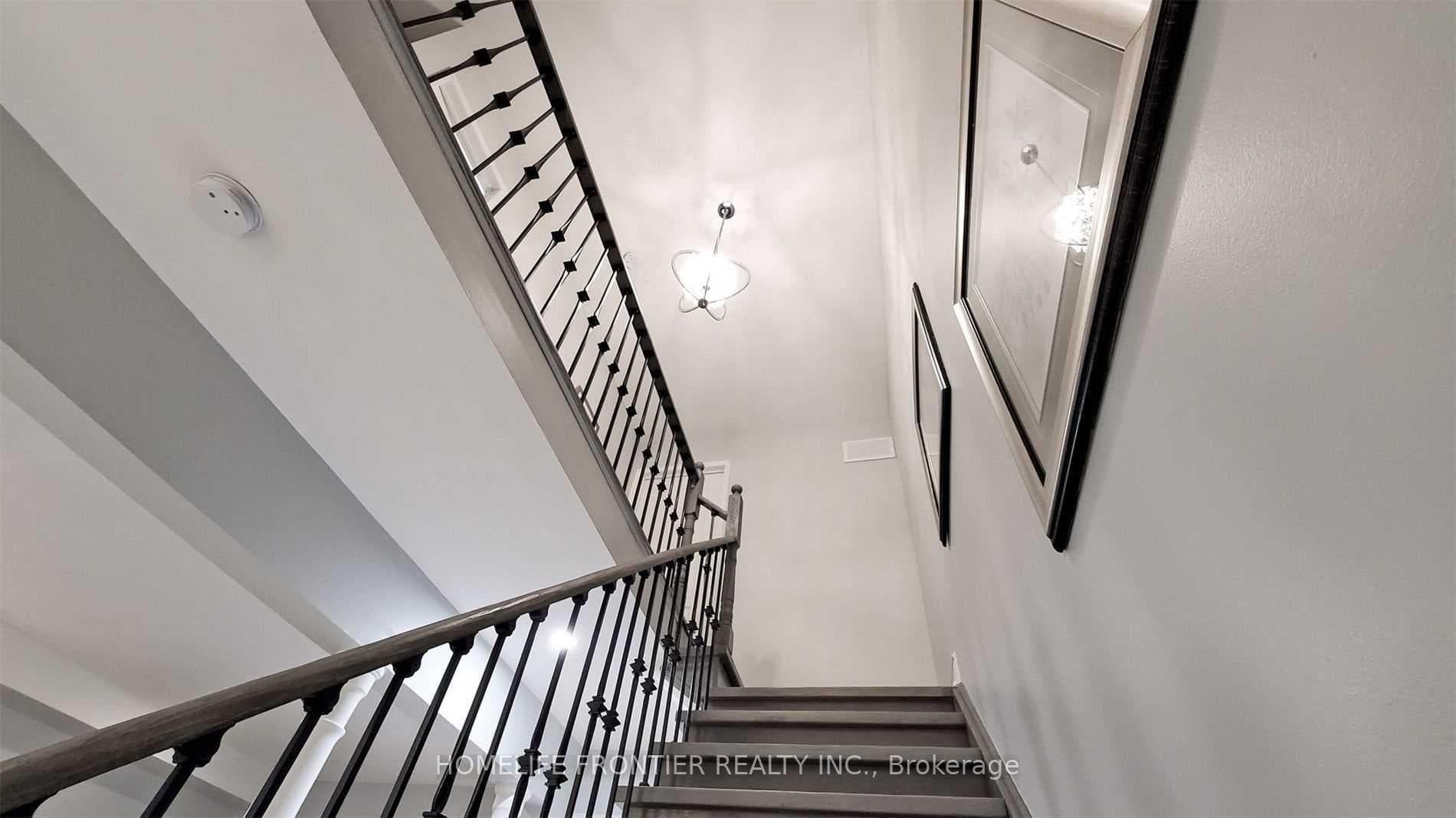 108 Lucena Crescent photo 11