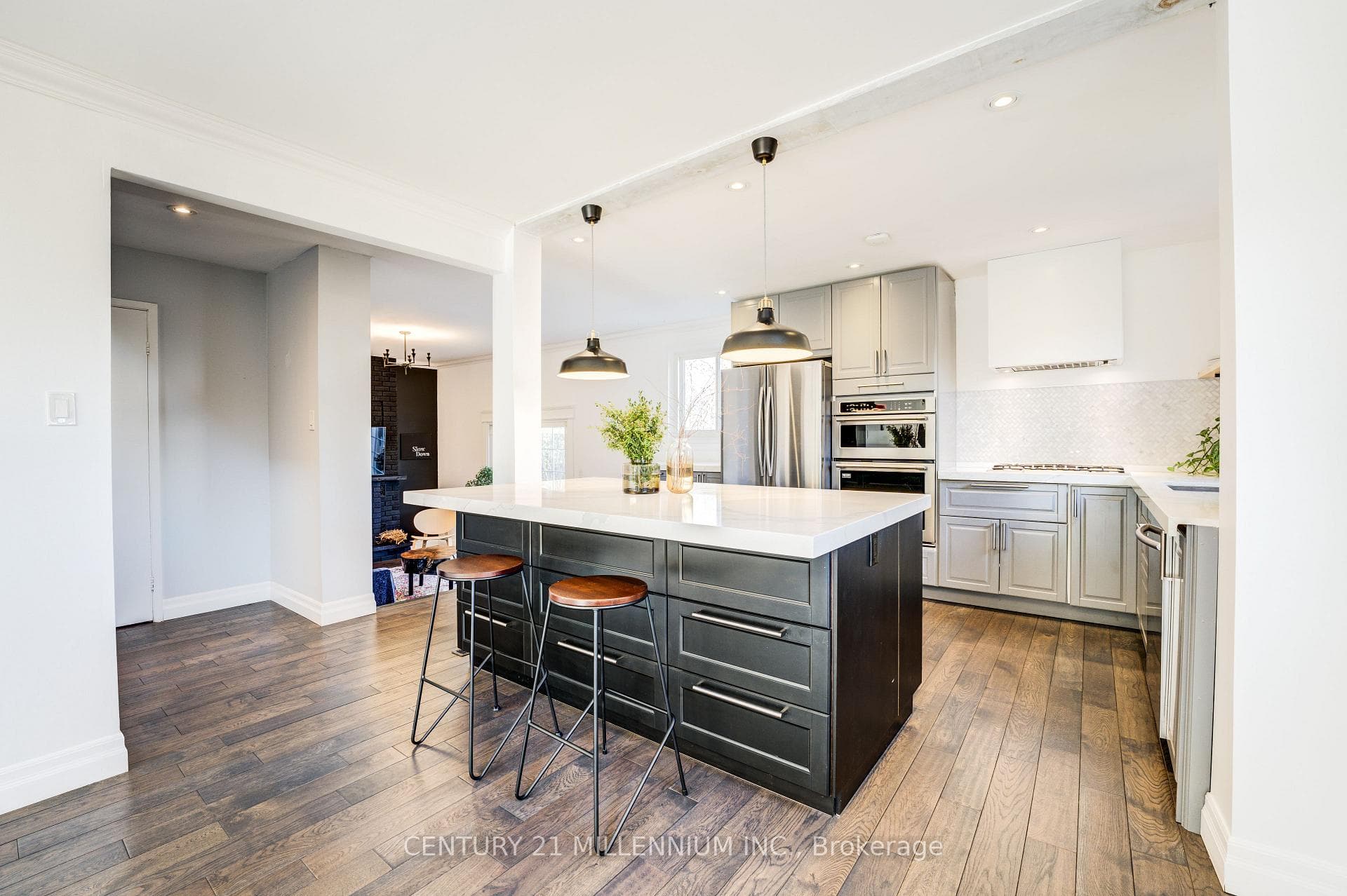 16 Eastman Crescent photo 11