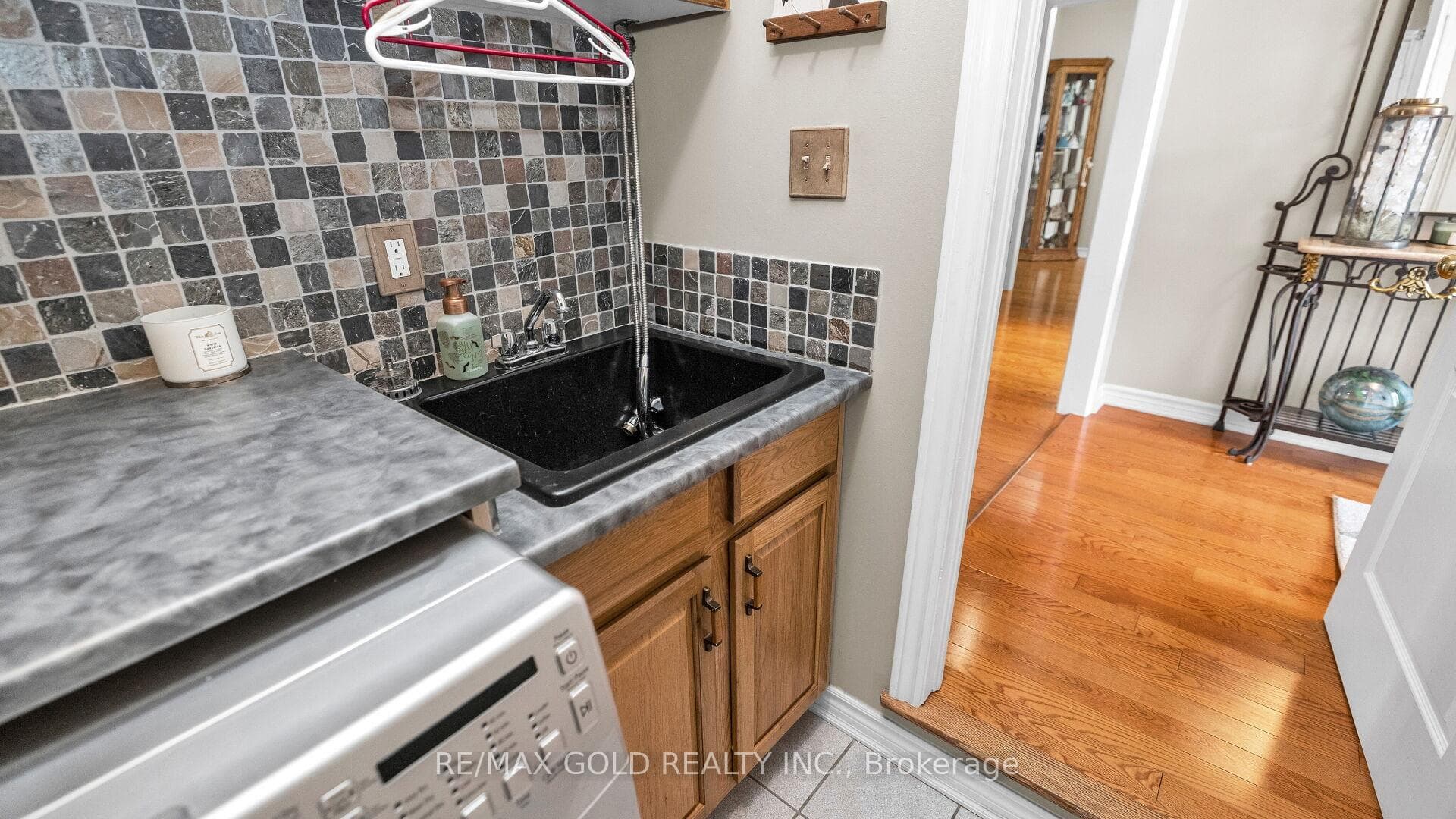 7 Roycrest Street photo 14