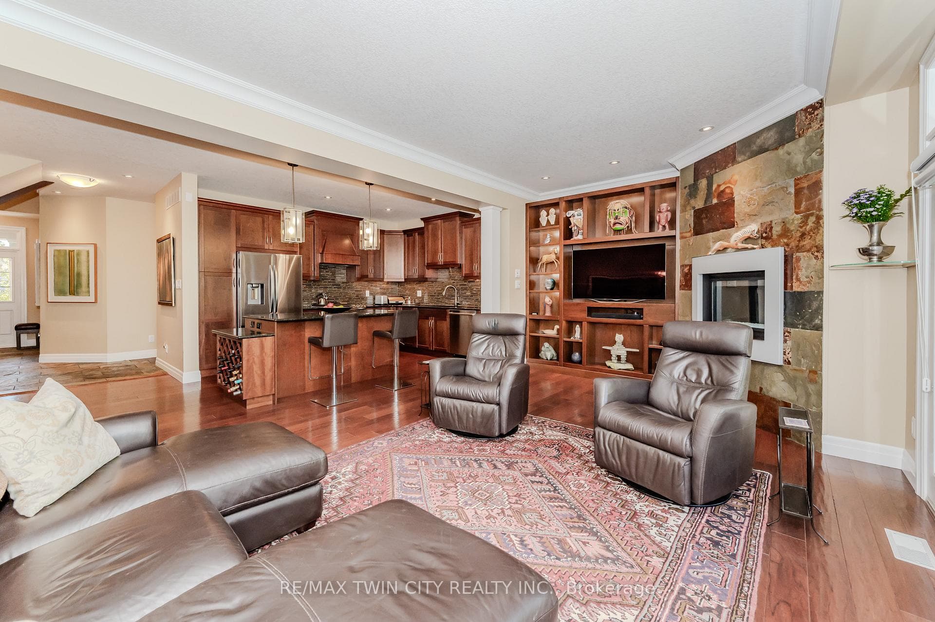 435 Winchester Drive Unit 14 photo 9