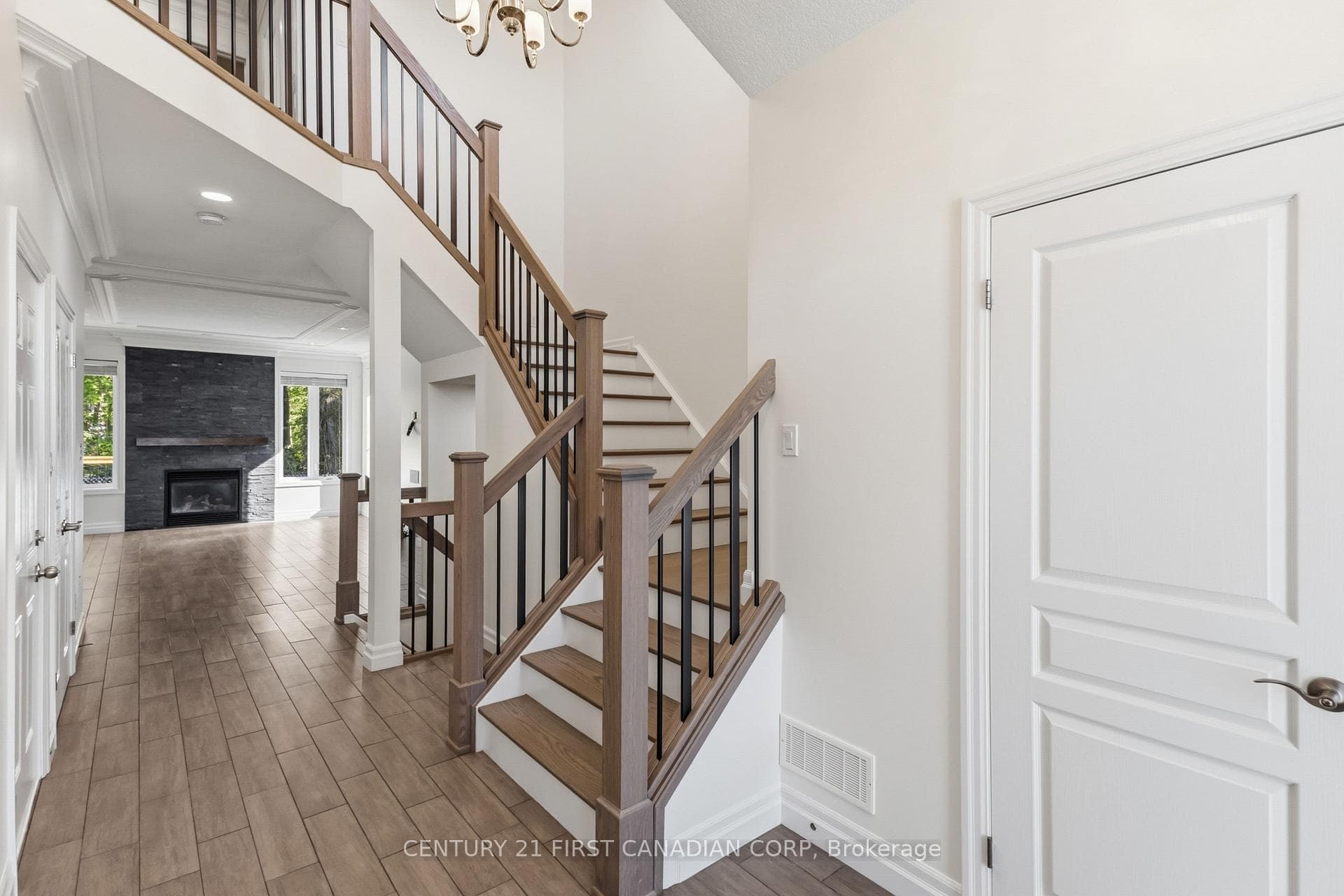 307 Portrush Place photo 4
