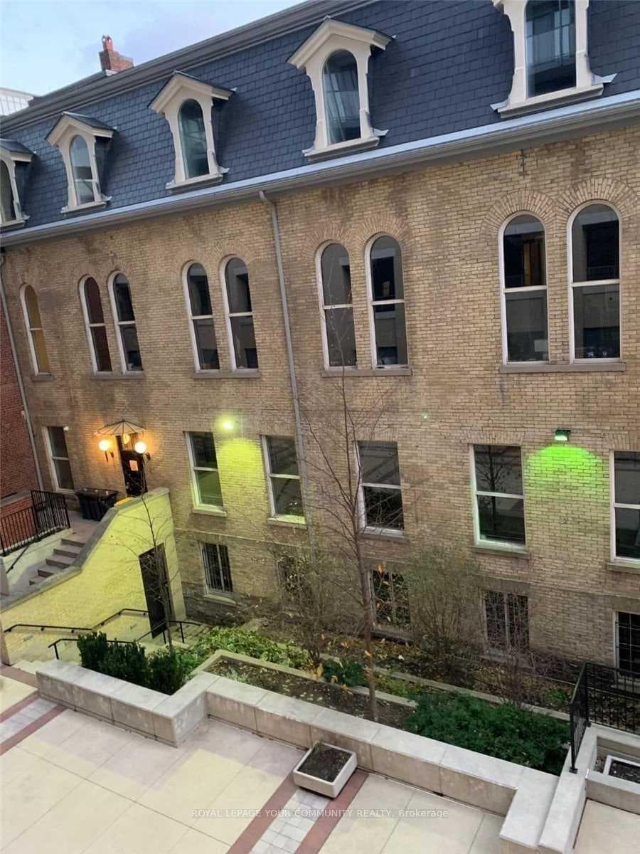 105 George Street Unit 208 photo 2