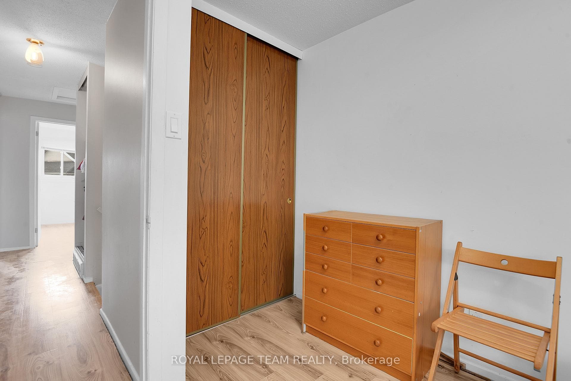 902 Elmsmere Road Unit B photo 16