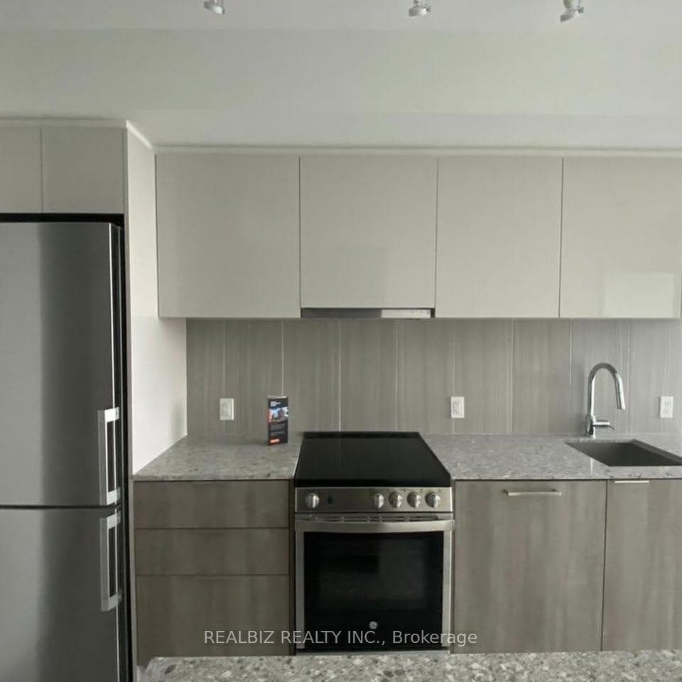 31 Tippett Road Unit 651 photo 2