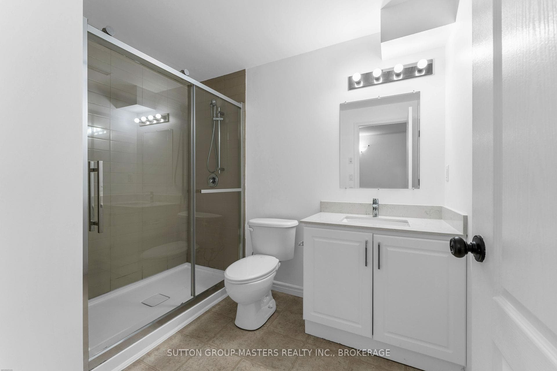 1521 Crimson Crescent photo 36
