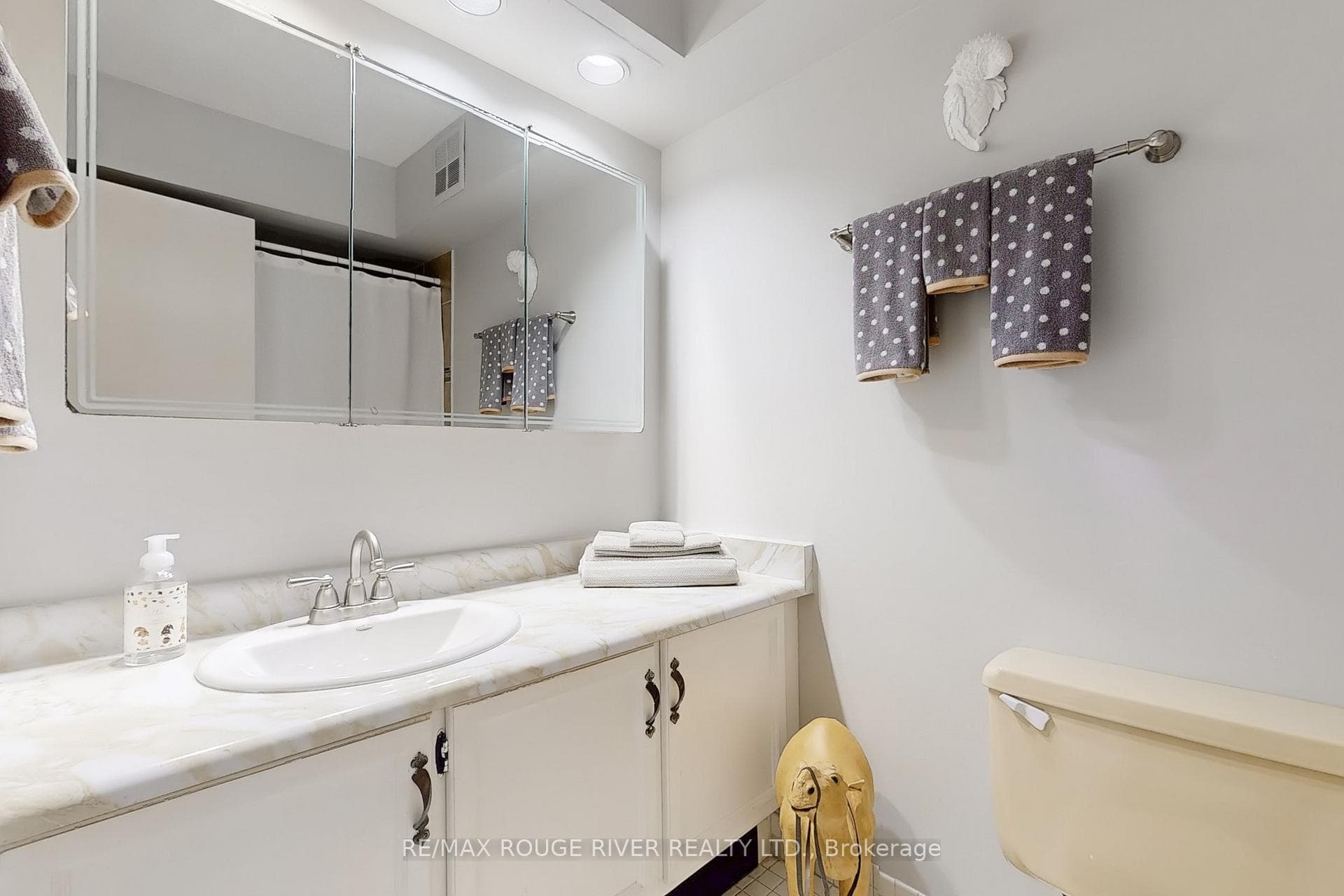 10 Muirhead Road Unit 210 photo 23