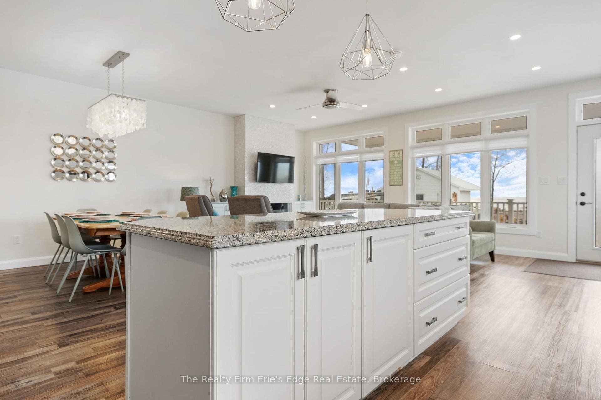 24 Erie Boulevard photo 12