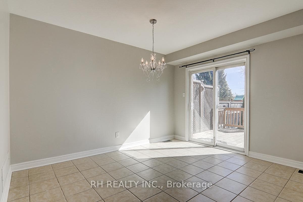 7 Woodfern Court photo 7