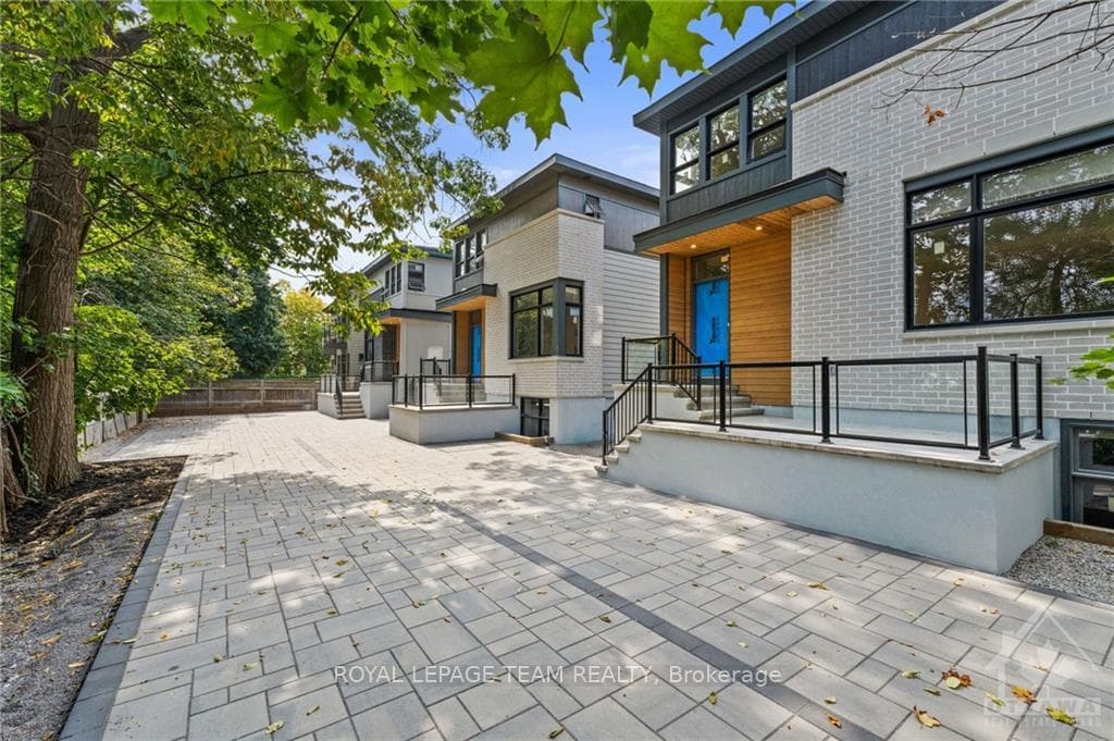 415 TWEEDSMUIR Avenue Unit A photo 23