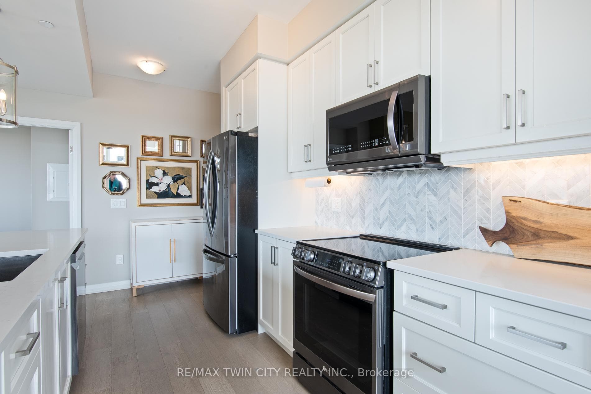 155 Caroline Street Unit 1009 photo 10